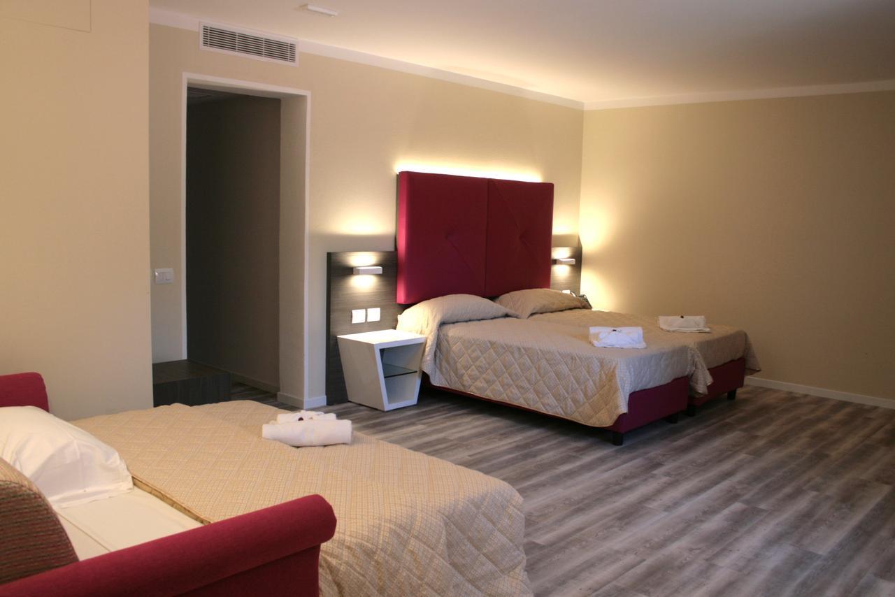 Alma Living Hotel- Al Girarrosto Венцоне Екстер'єр фото