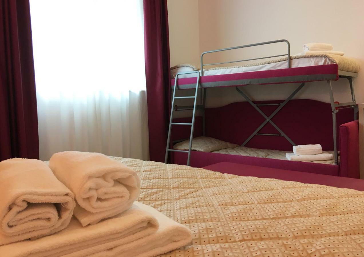 Alma Living Hotel- Al Girarrosto Венцоне Екстер'єр фото